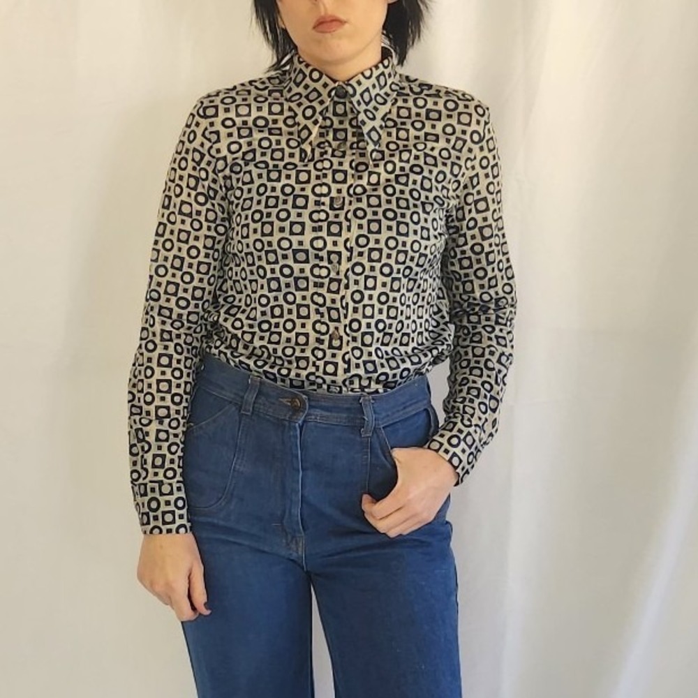 70sβ Gray and Blue Geometric Print Dagger Collar Shirt